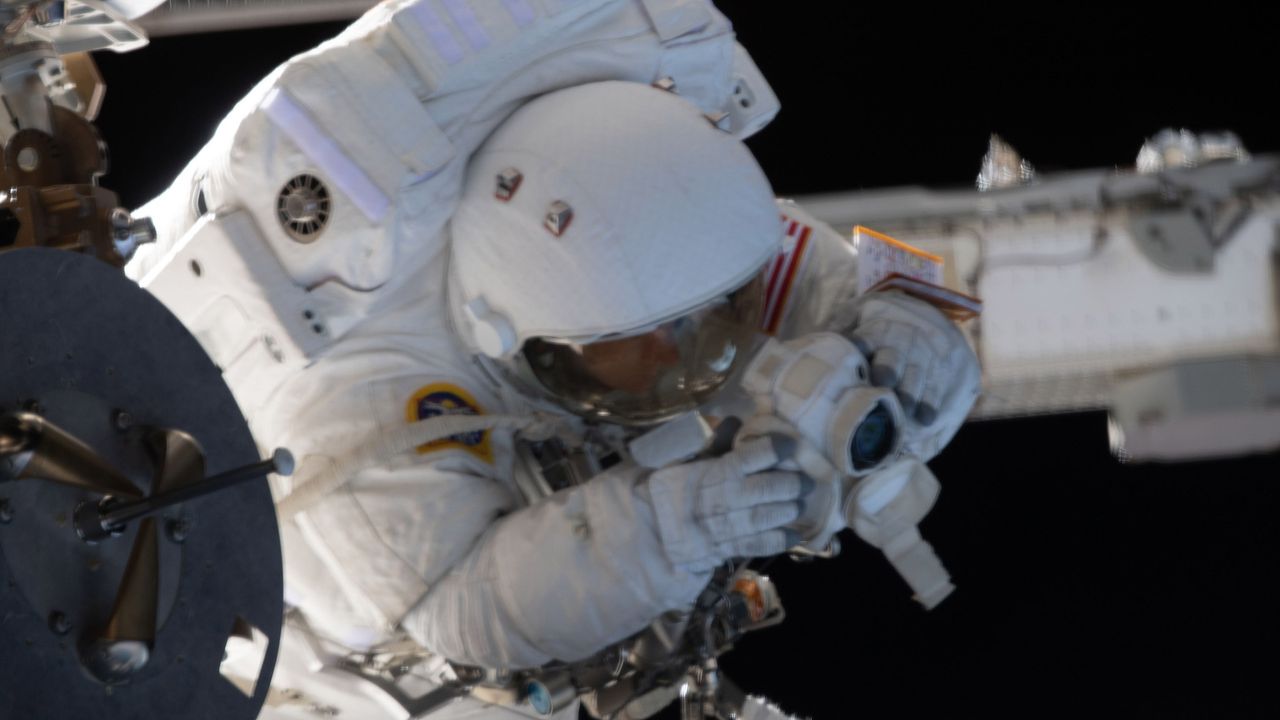 expedition 61 spacewalks