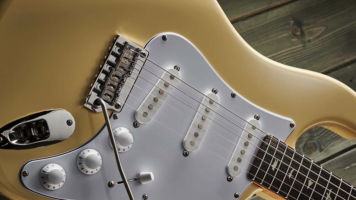 PRS USA Silver Sky vs SE Silver Sky