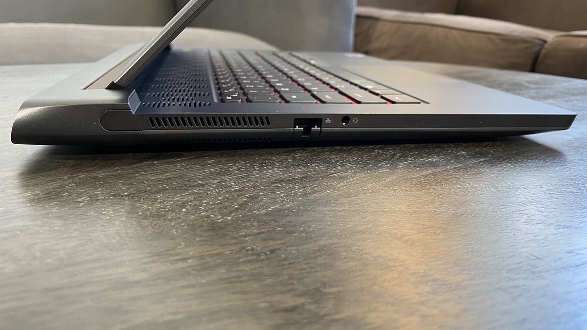 Alienware m15 Ryzen Edition R5