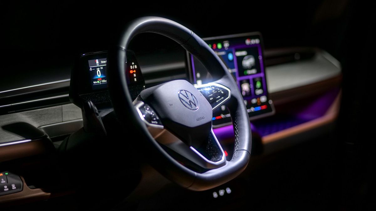 2025 Volkswagen ID. Buzz Pro S Plus 4MOTION test drive.