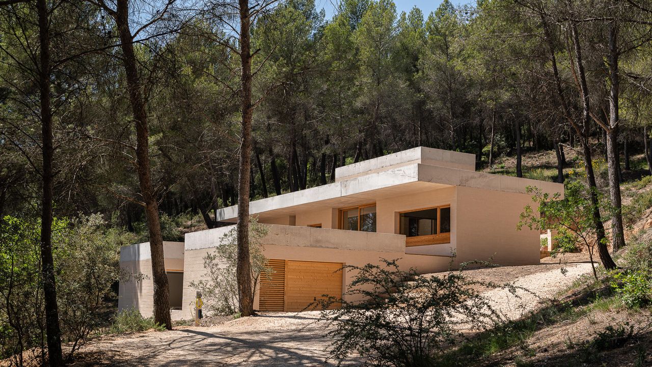 Maison Au Tholonet, France, AT Architectes