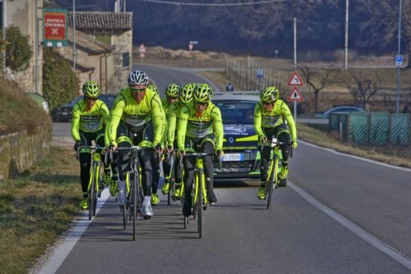 Mario Cipollini puts MCipollini-Giambenini-Gauss through their paces.