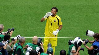 Cape Verde goalkeeper Vozinha surrounded by photographers at World Cup 2026