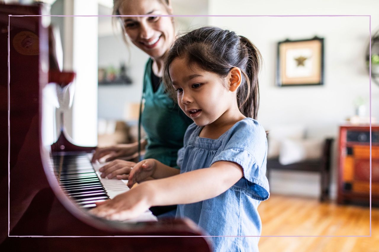 child playing the piano 