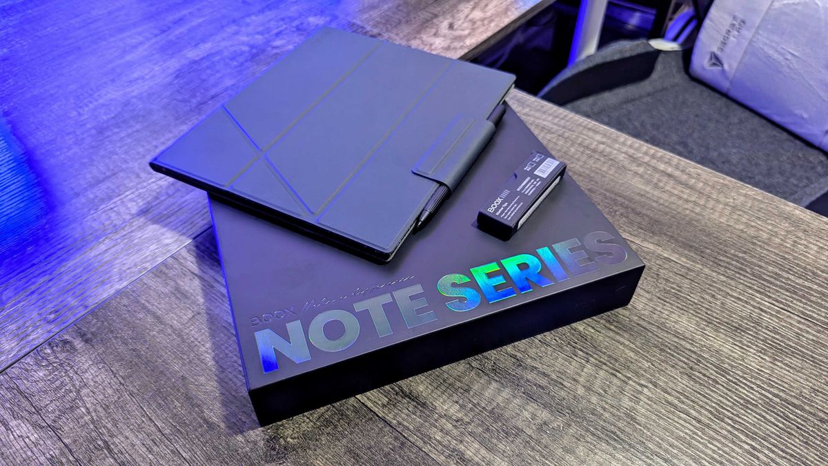 Image of the BOOX Note Air4 C E-Ink tablet.