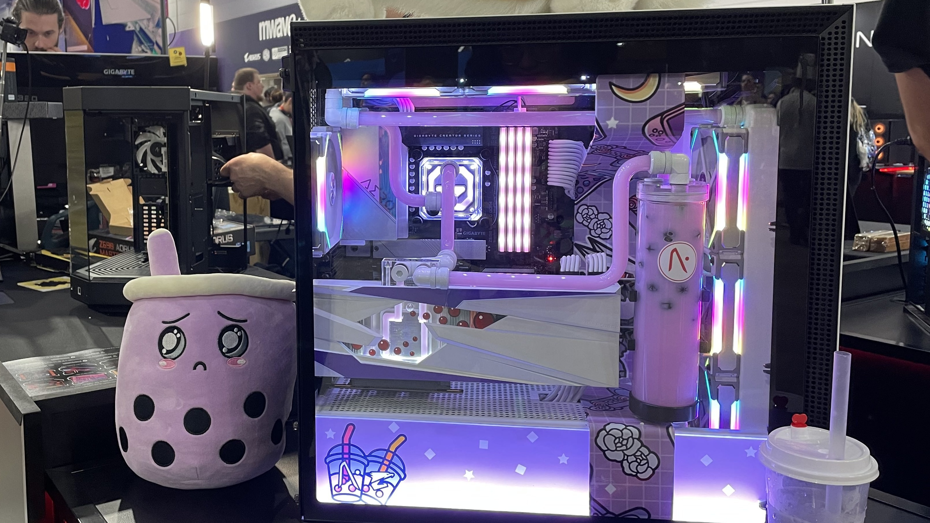 A post-shock PC system appeared on the PAX Aus 2022 show floor.