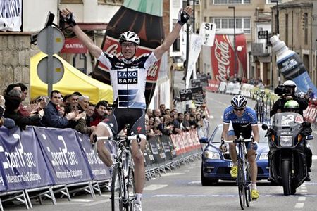 Jens Voigt (Saxo Bank) outsprints breakaway companion Rein Taaramae (Cofidis) to win stage four.