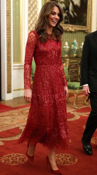 duchess cambridge needle thread gown royal reception