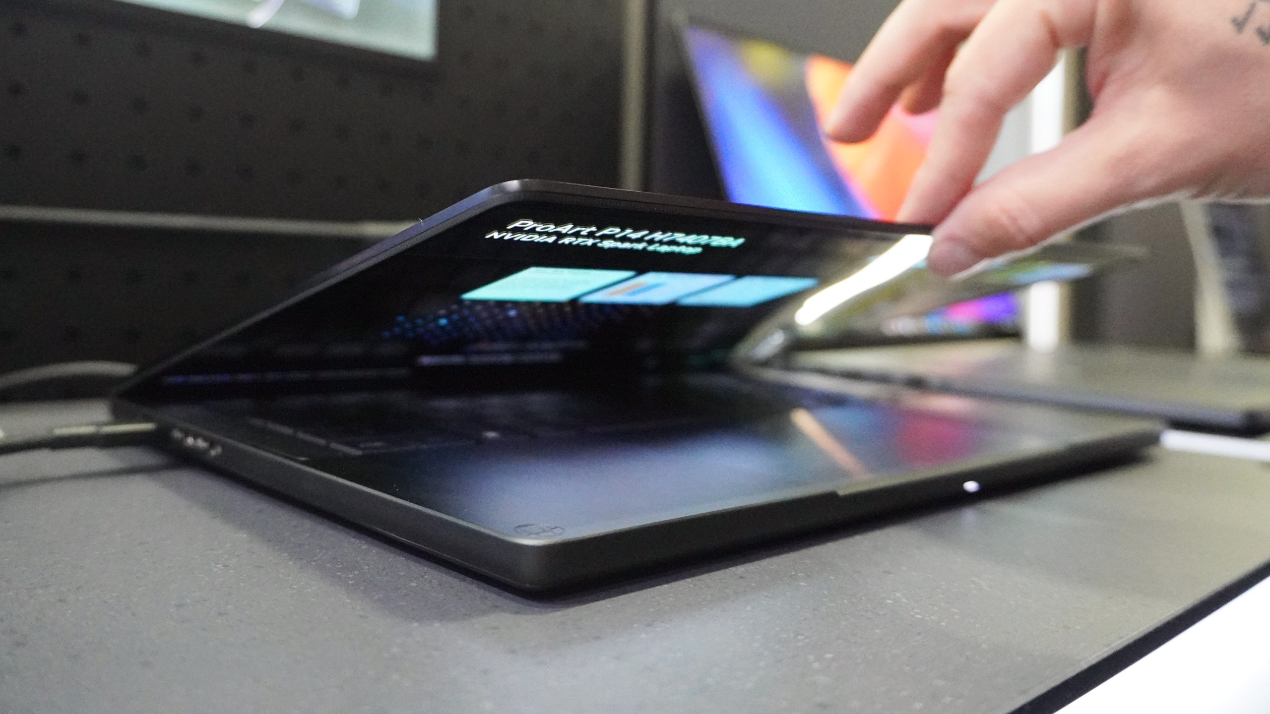 Asus ProArt P14 vs MacBook Pro M5