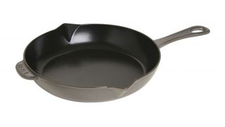 Staub 26cm Cast Iron Frying Pan in Graphite Grey