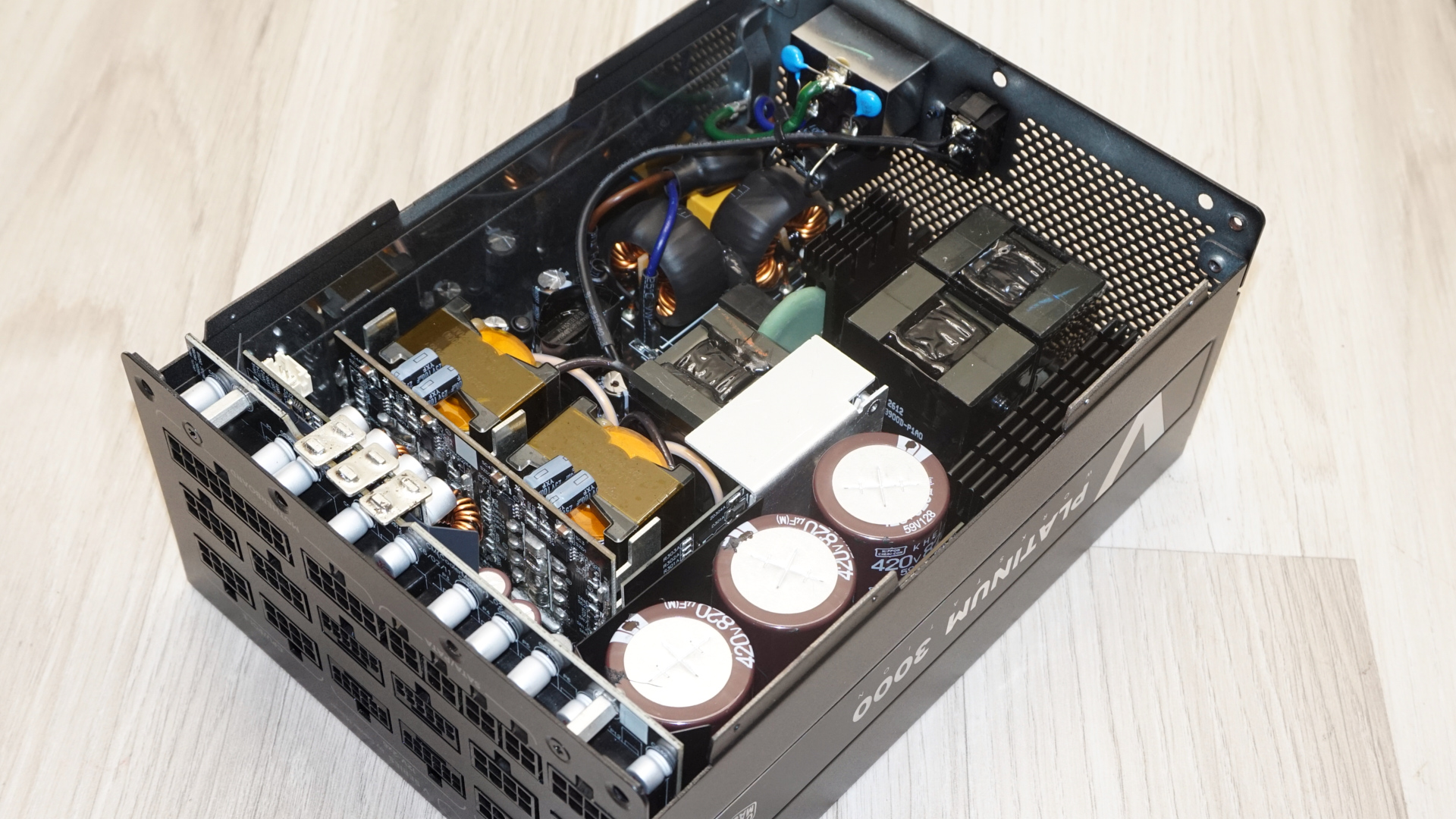 Cooler Master V Platinum 3000 Workstation
