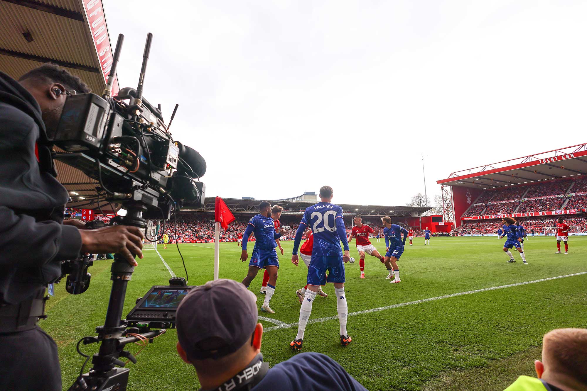 Match action at City Ground during the Premier League match between Nottingham Forest FC and Chelsea FC (Photo by Robbie Jay Barratt - AMA/Getty Images)