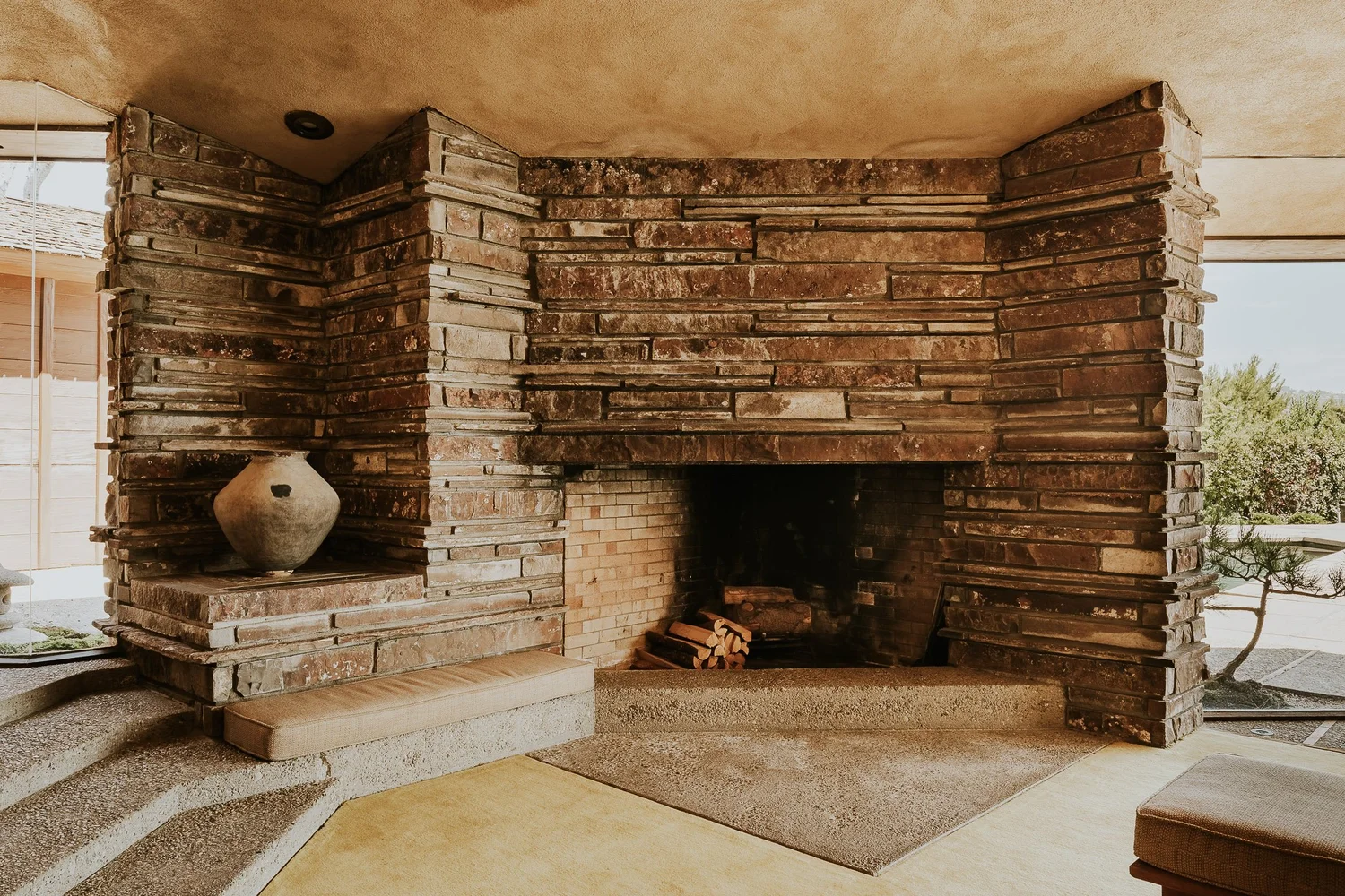 An oceanfront modernist house by one of Frank Lloyd Wright's disciples, hits the market