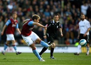 DERBY, UNITED KINGDOM - APRIL 12: Stiliyan Petrov of Aston Villa scores the third goal for Aston Villa during the Barclays Premier League match between Derby County and Aston Villa at Pride Park on April 12, 2008 in Derby, England. (Photo by Paul Gilham/Getty Images)