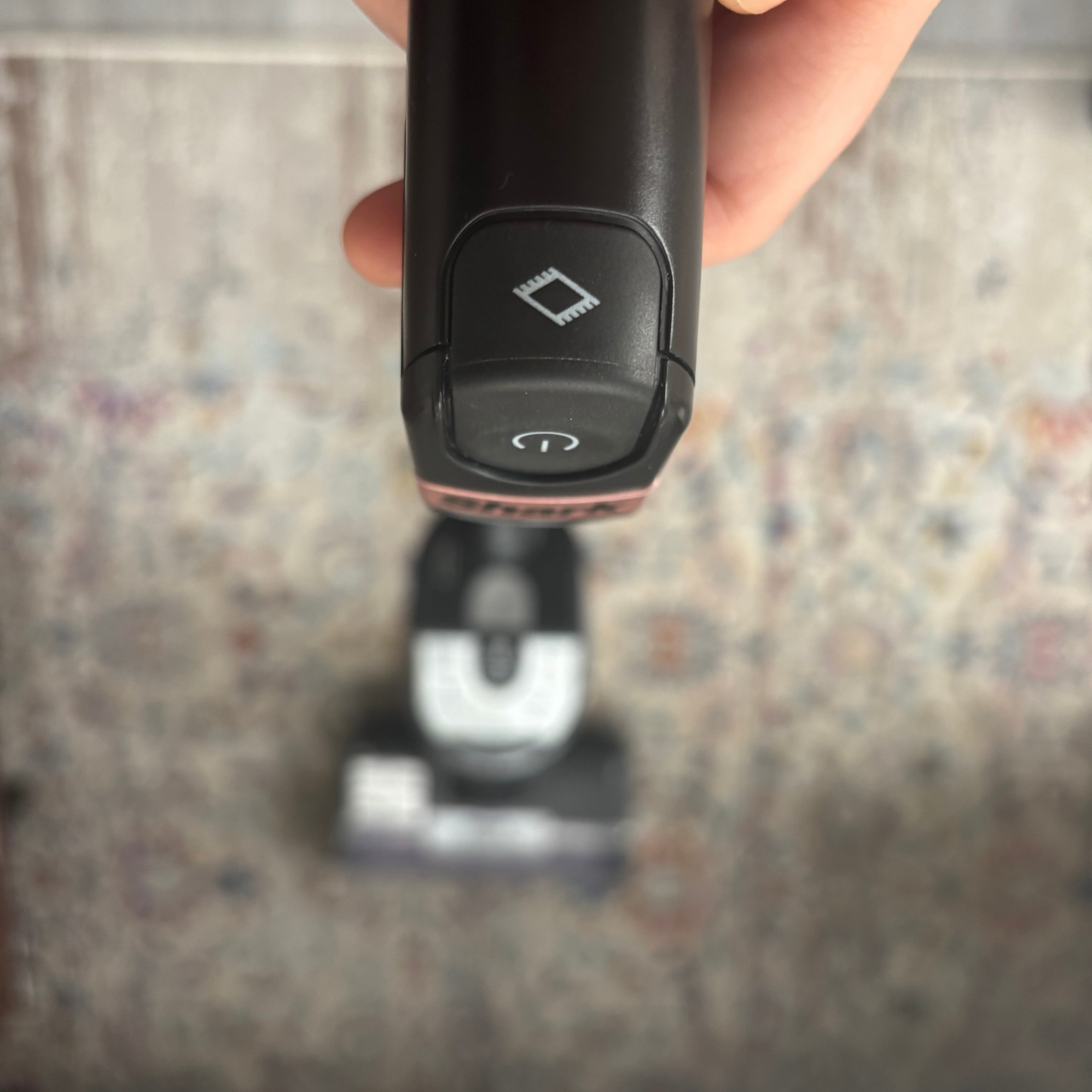 Freshen icon on the Shark HydroVac Cordless Hard Floor Cleaner handle