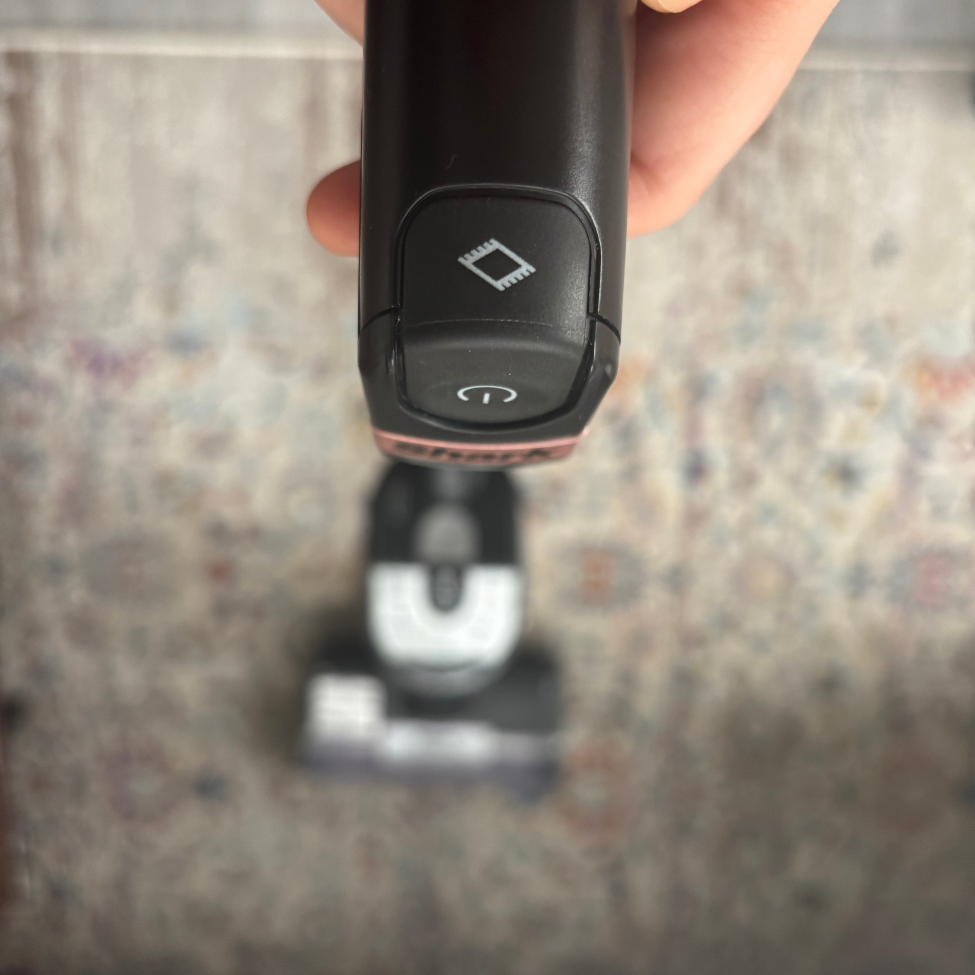 Freshen icon on the Shark HydroVac Cordless Hard Floor Cleaner handle