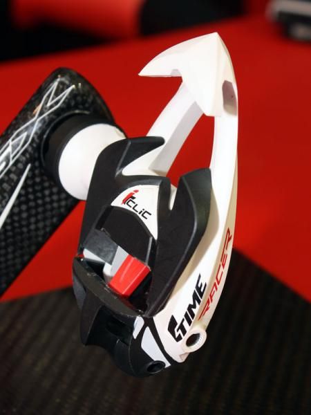 The broad platform up top should make for good cleat stability.
