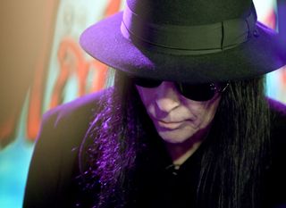 A picture of Mick Mars
