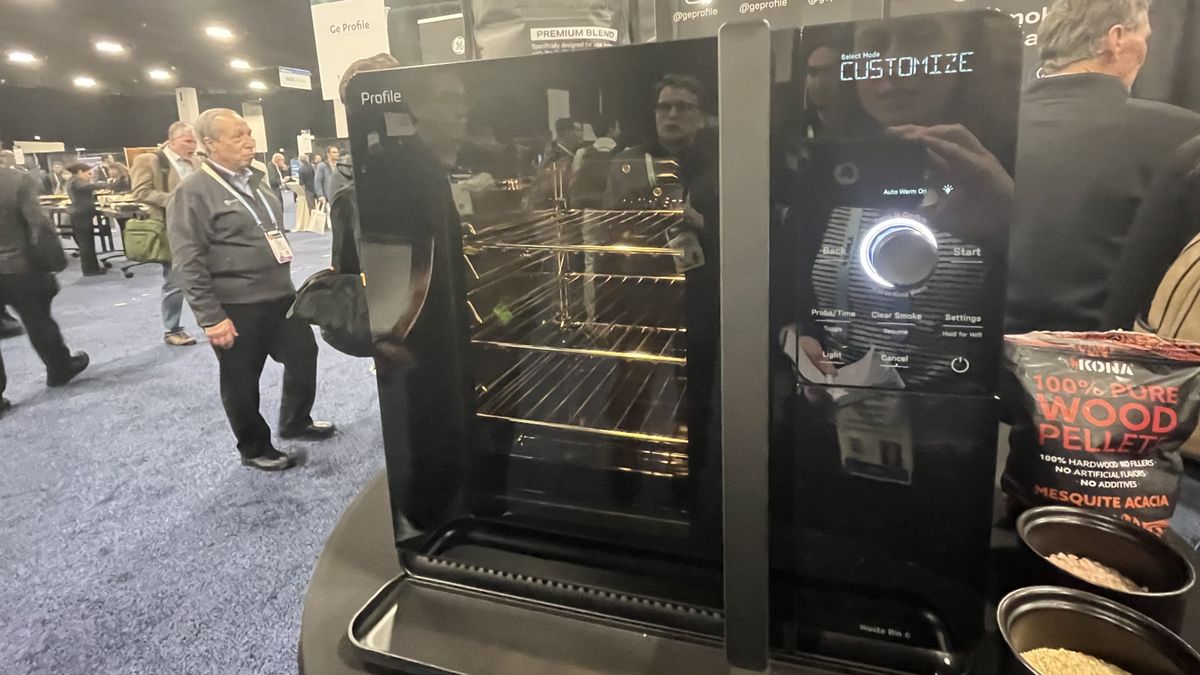 GE smart indoor smoker at CES 2024