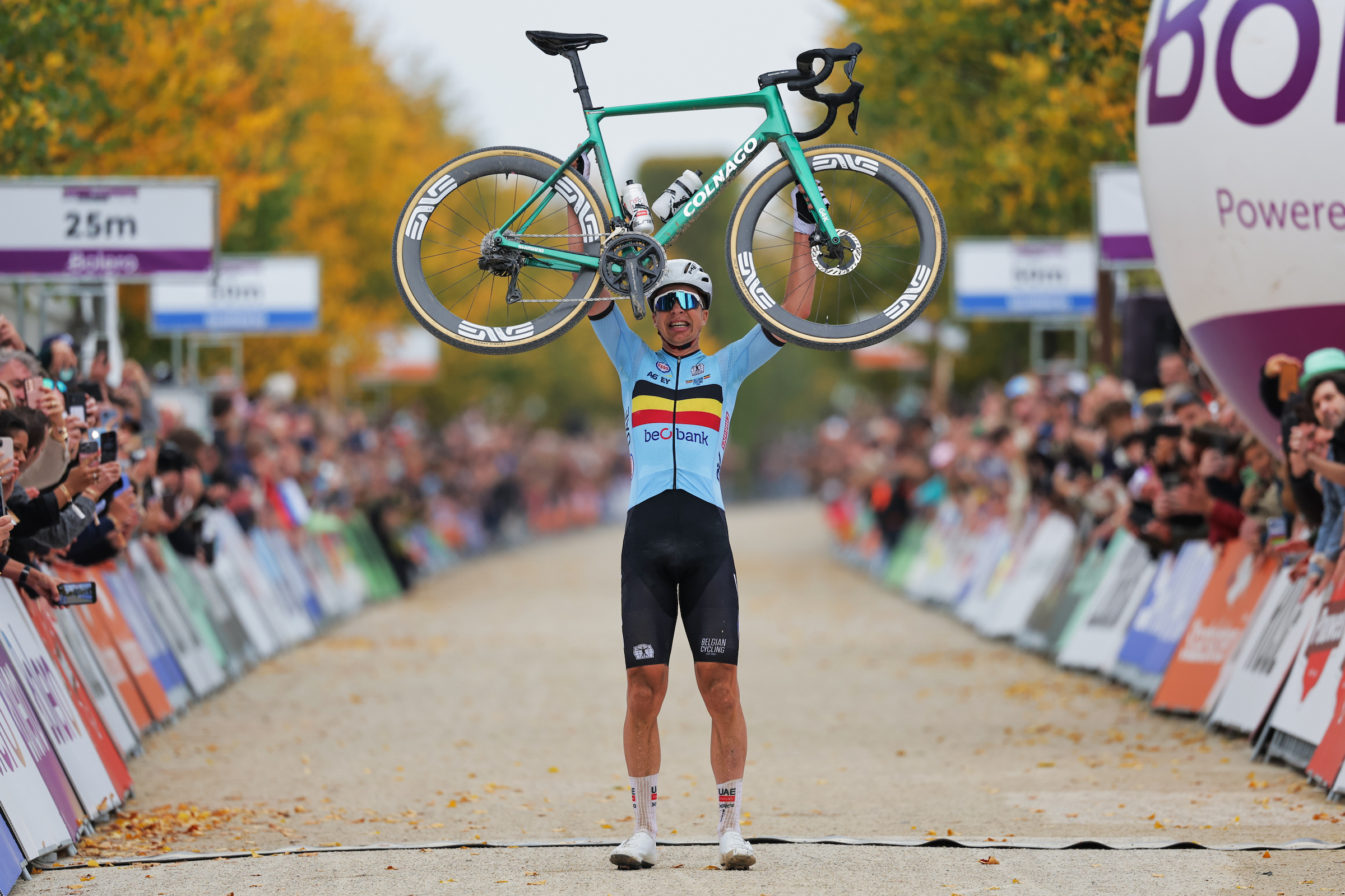 Florian Vermeersch wins the elite men's race at the 2026 UCI Gravel World Championships