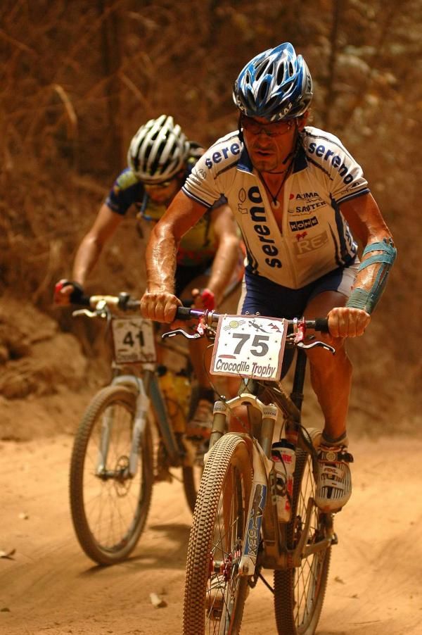 Branko Grah climbs with Isaac Tonello