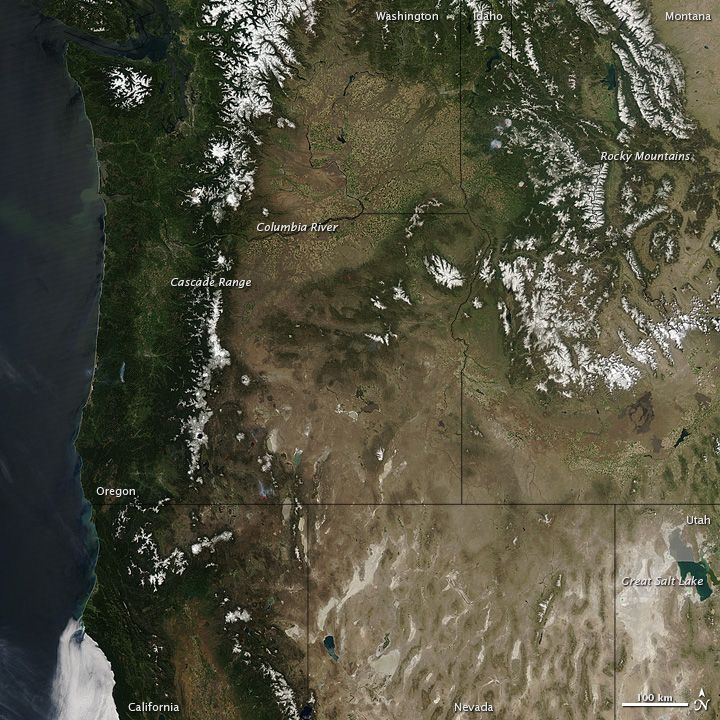 The Moderate Resolution Imaging Spectroradiometer (MODIS) on NASA&#039;s Aqua satellite caught this image of a clear day in the Pacific Northwest on May 12.