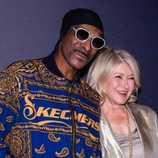  Snoop Dogg (L) and Martha Stewart attend the 37th Annual Footwear News Achievement Awards at Cipriani South Street on November 29, 2023 in New York City.