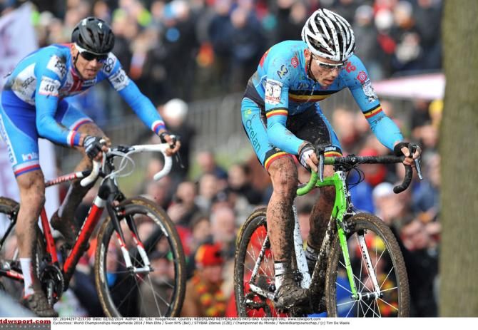Zdenek Stybar follows Sven Nys on the worlds course in Holland