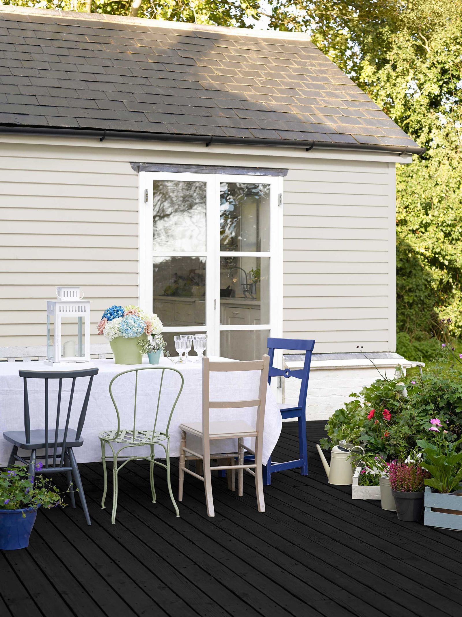 How to paint decking seal and protect your deck from the elements