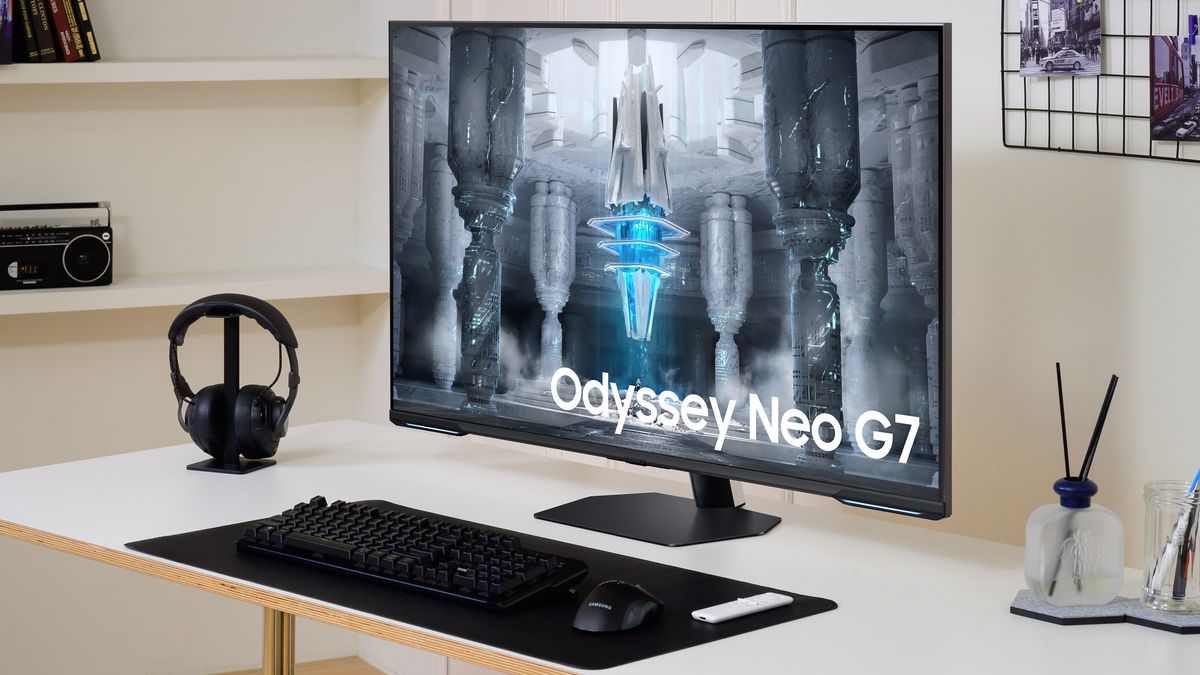 43 Odyssey Neo G7 4K UHD 144Hz 1ms VESA Display HDR600 Smart