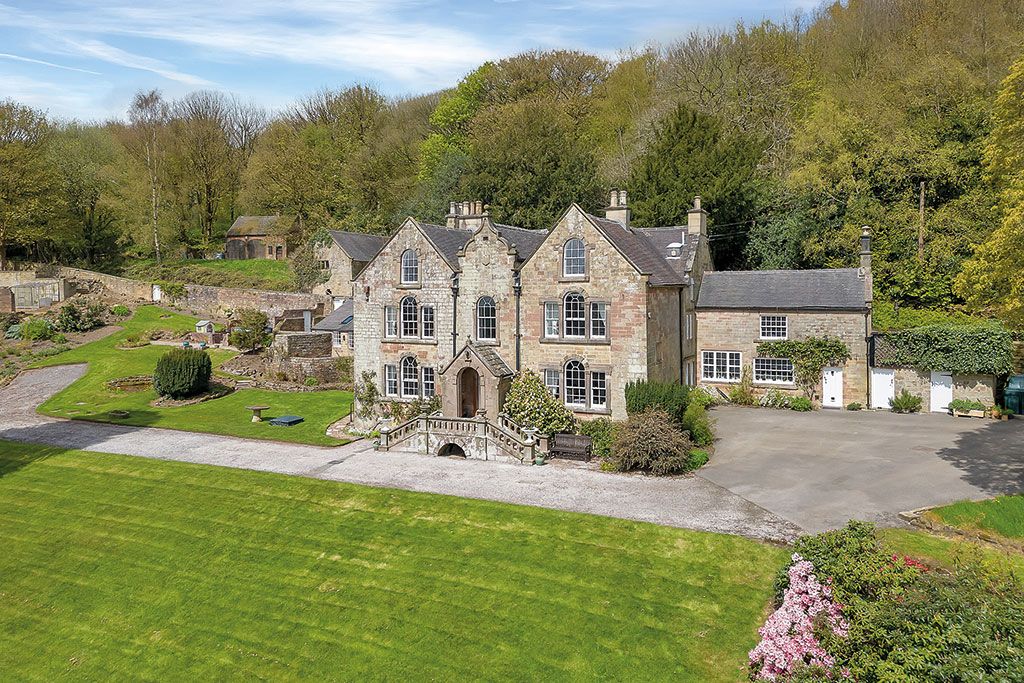 Properties for sale in or near national parks: Blackwall House, Blackwall Lane, Kirk Ireton, Derbyshire