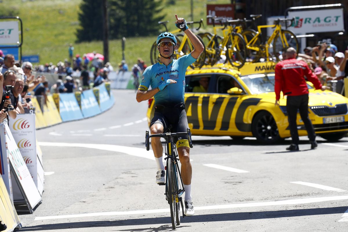 Jakob Fuglsang wins stage 8 of the Crit&eacute;rium du Dauphin&eacute;.