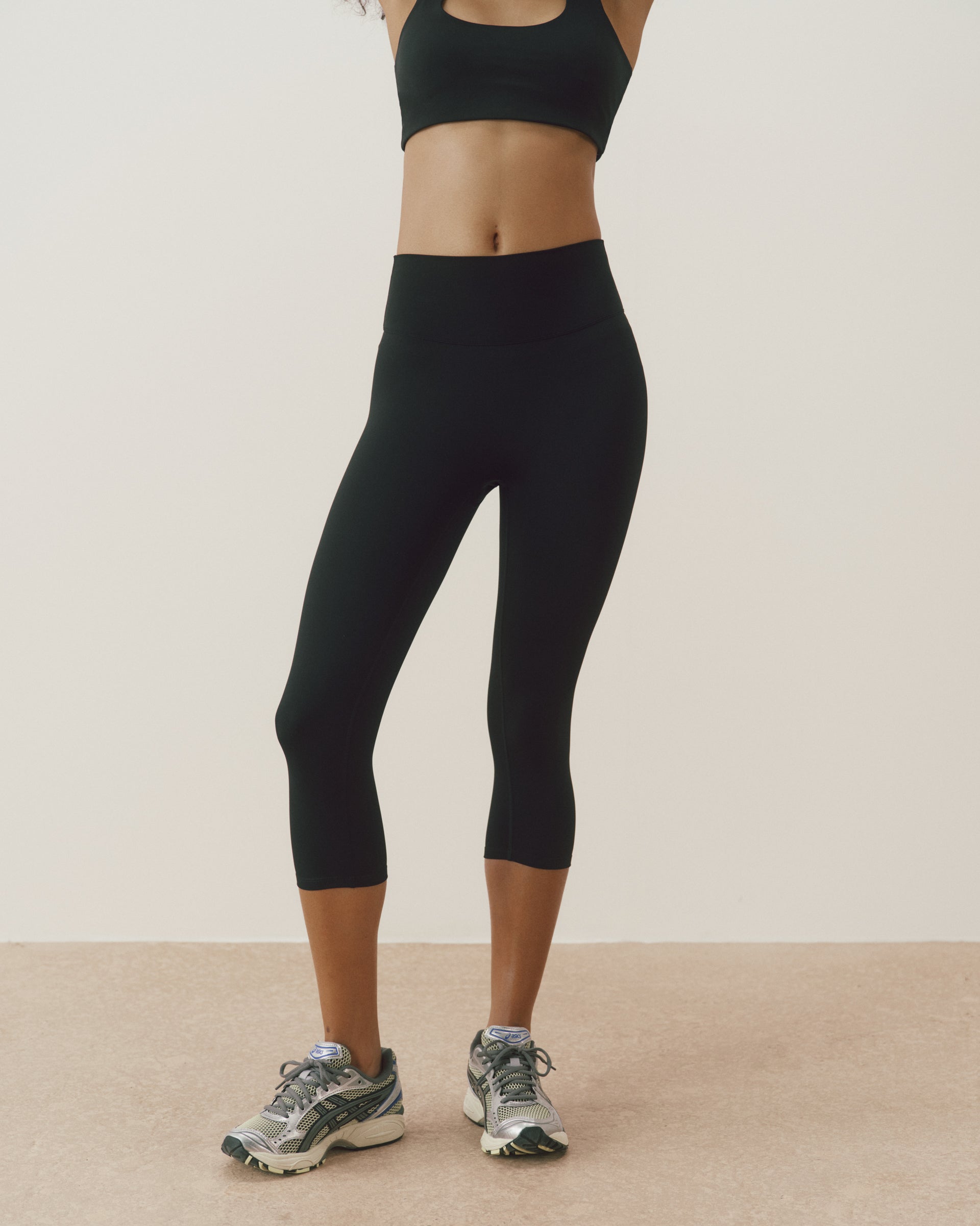 Ultimate Capri Leggings - Black - Xxs