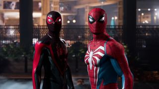 Nouveaux jeux PS5 : Miles Morales et Peter Parker ensemble, tous deux habillés en Spider-man