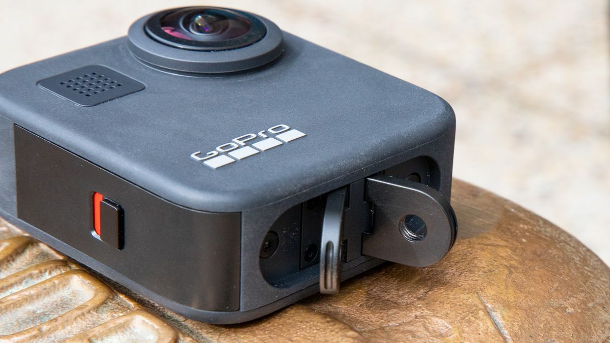 Image of the mounting fingers of a GoPro Max 360-degree action camera