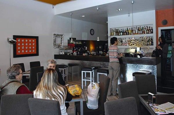 The search leads to a caf&eacute;