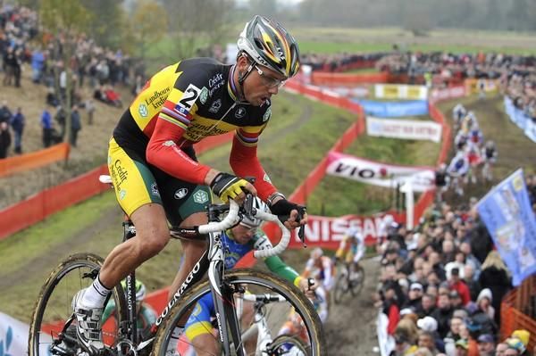 Belgian maestro Sven Nys makes it look easy en route to victory in Niel.
