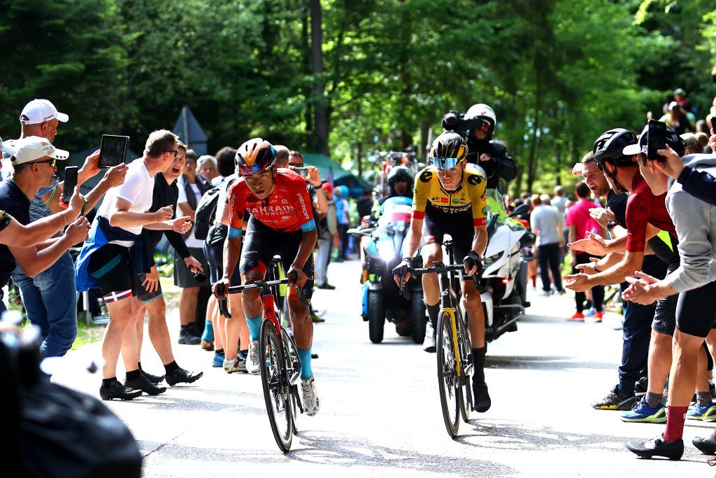 LAVARONE ITALY MAY 25 LR Santiago Buitrago Sanchez of Colombia and Team Bahrain Victorious and Gijs Leemreize of Netherlands and Team Jumbo Visma compete in the breakaway during the 105th Giro dItalia 2022 Stage 17 a 168 km stage from Ponte di Legno to Lavarone 1161m Giro WorldTour on May 25 2022 in Lavarone Italy Photo by Michael SteeleGetty Images
