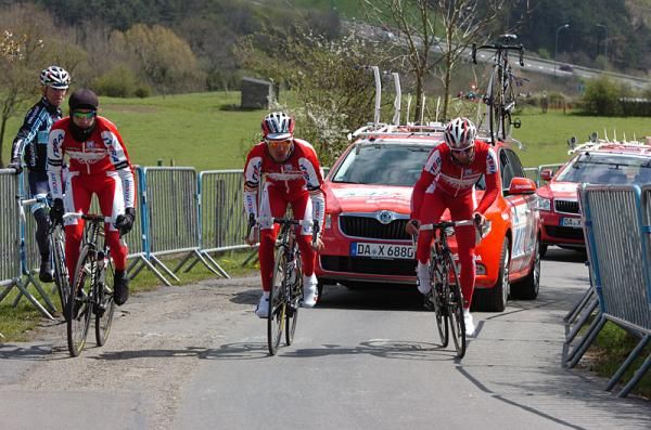 Katusha's Daniel Moreno, Joaquim Rodriguez and Angel Vicioso climb La Redoute.