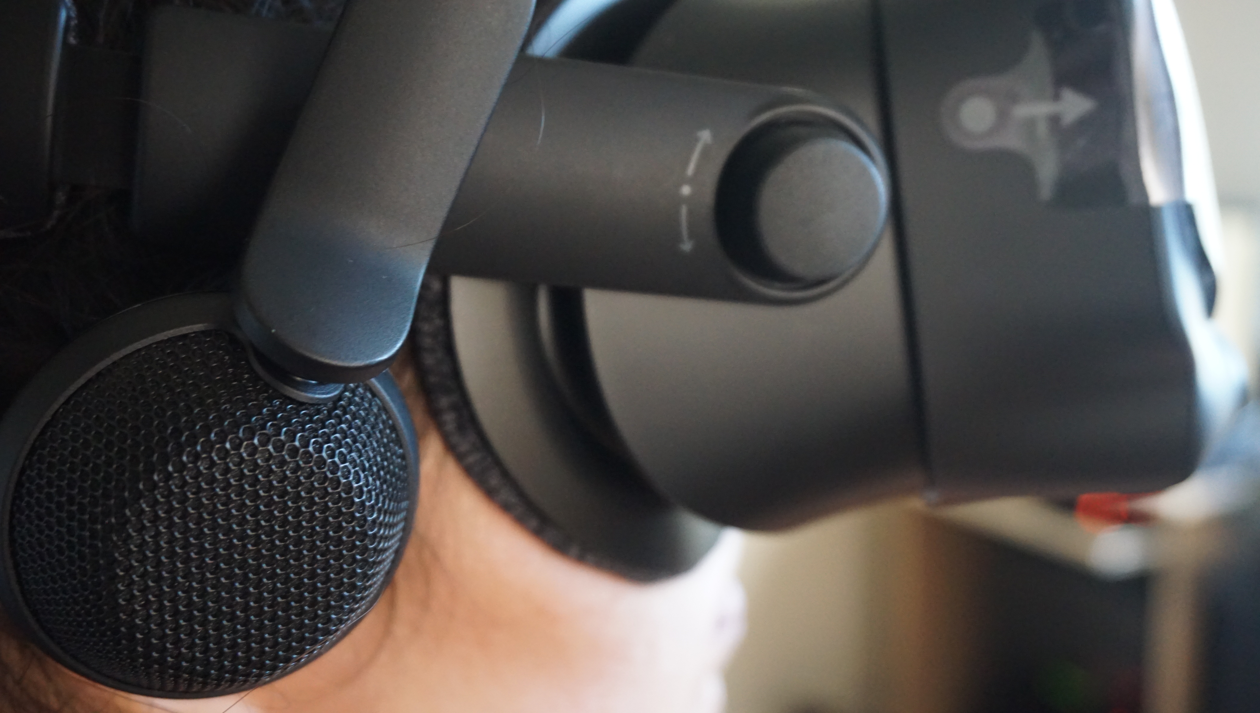 valve index on the side of the headset
