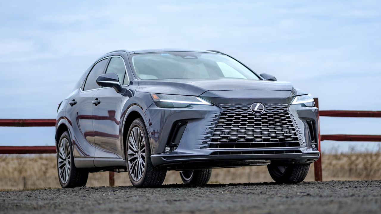 2026 Lexus RX 450h+ review.