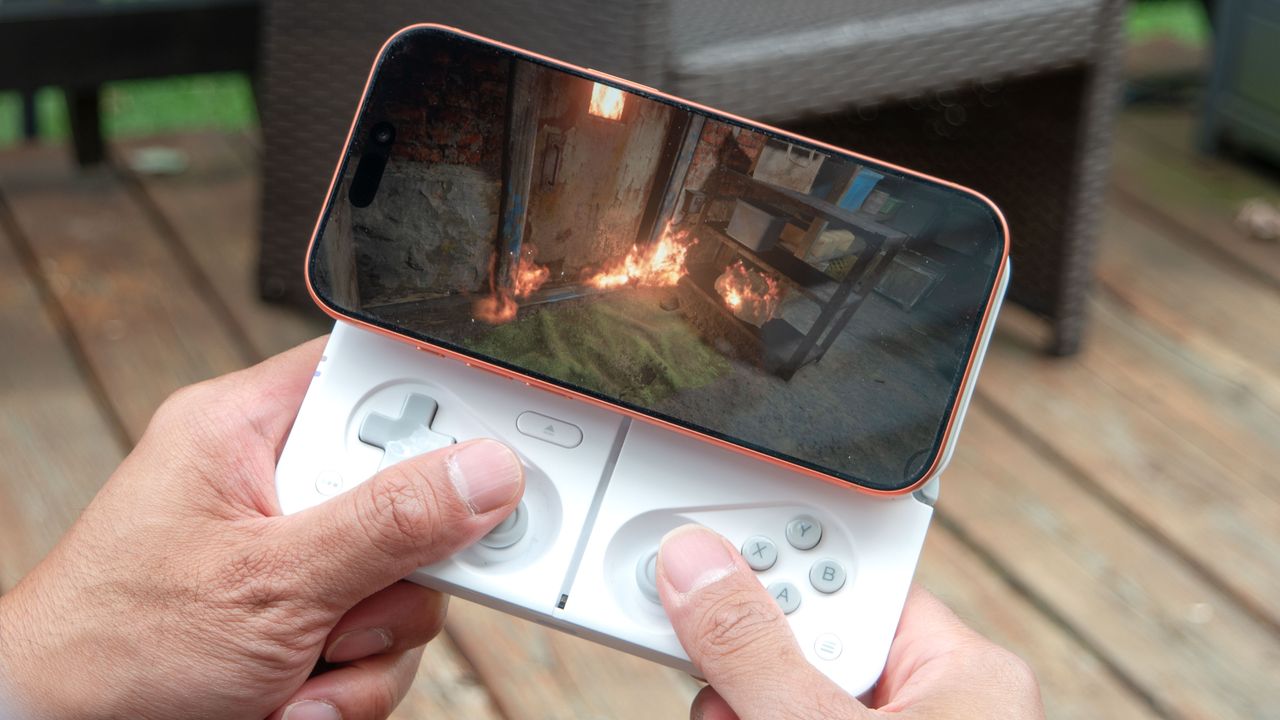 MCON Bluetooth Controller used with an iPhone.