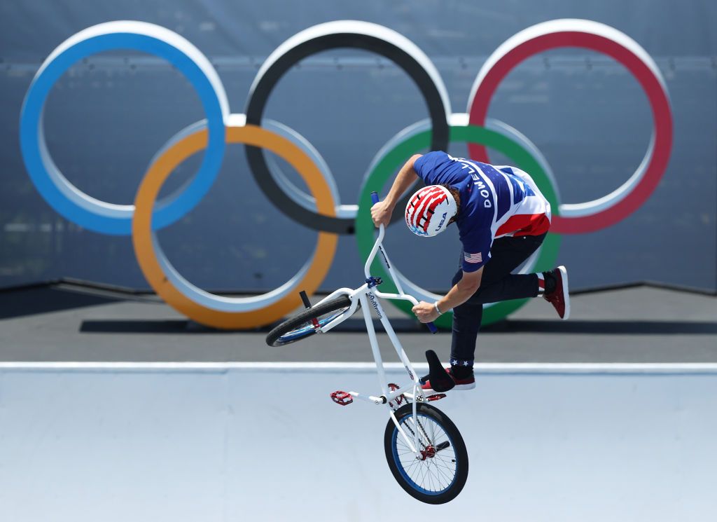 TOKYO JAPAN AUGUST 01 Justin Dowell of Team United States competes during the Mens Park Final run 2 of the BMX Freestyle on day nine of the Tokyo 2020 Olympic Games at Ariake Urban Sports Park on August 01 2021 in Tokyo Japan Photo by Jamie SquireGetty Images