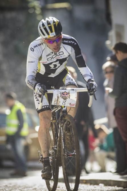Marcel Wildhaber races for second