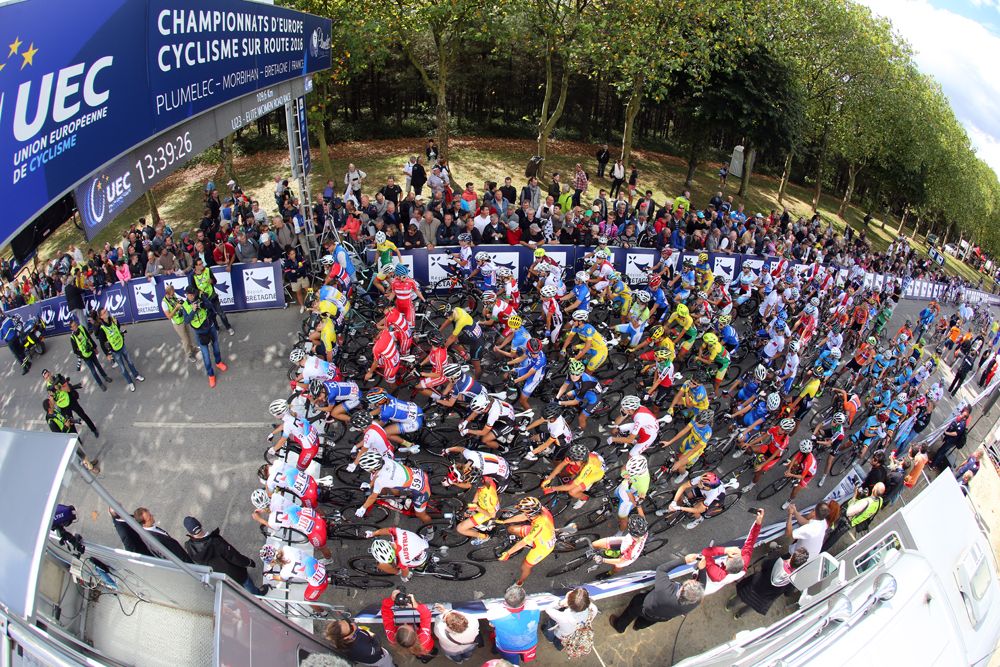 On the start line of the women'e European road championships