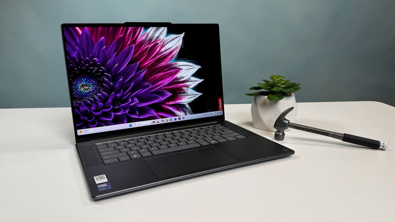 Lenovo Yoga Slim 7i Aura Edition