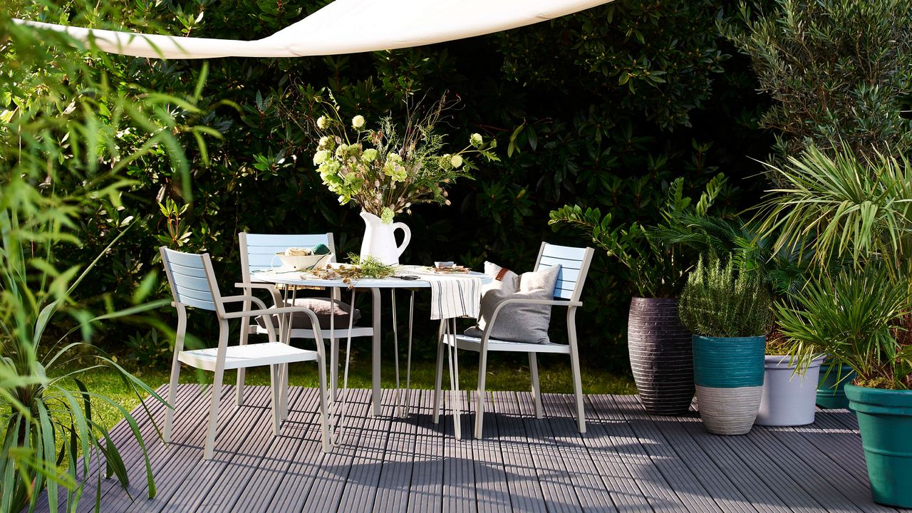 decking ideas: covered seating area cuprinol