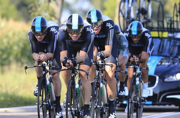 Edvald Boasson Hagen, Alex Dowsett, Juan Antonio Flecha, Sergio Montoya Henao, Ian Stannard and Geraint Thomas (Sky)