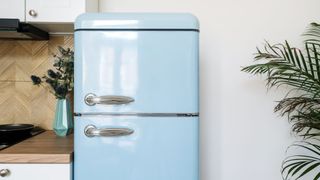 picture of vintage looking blue fridge