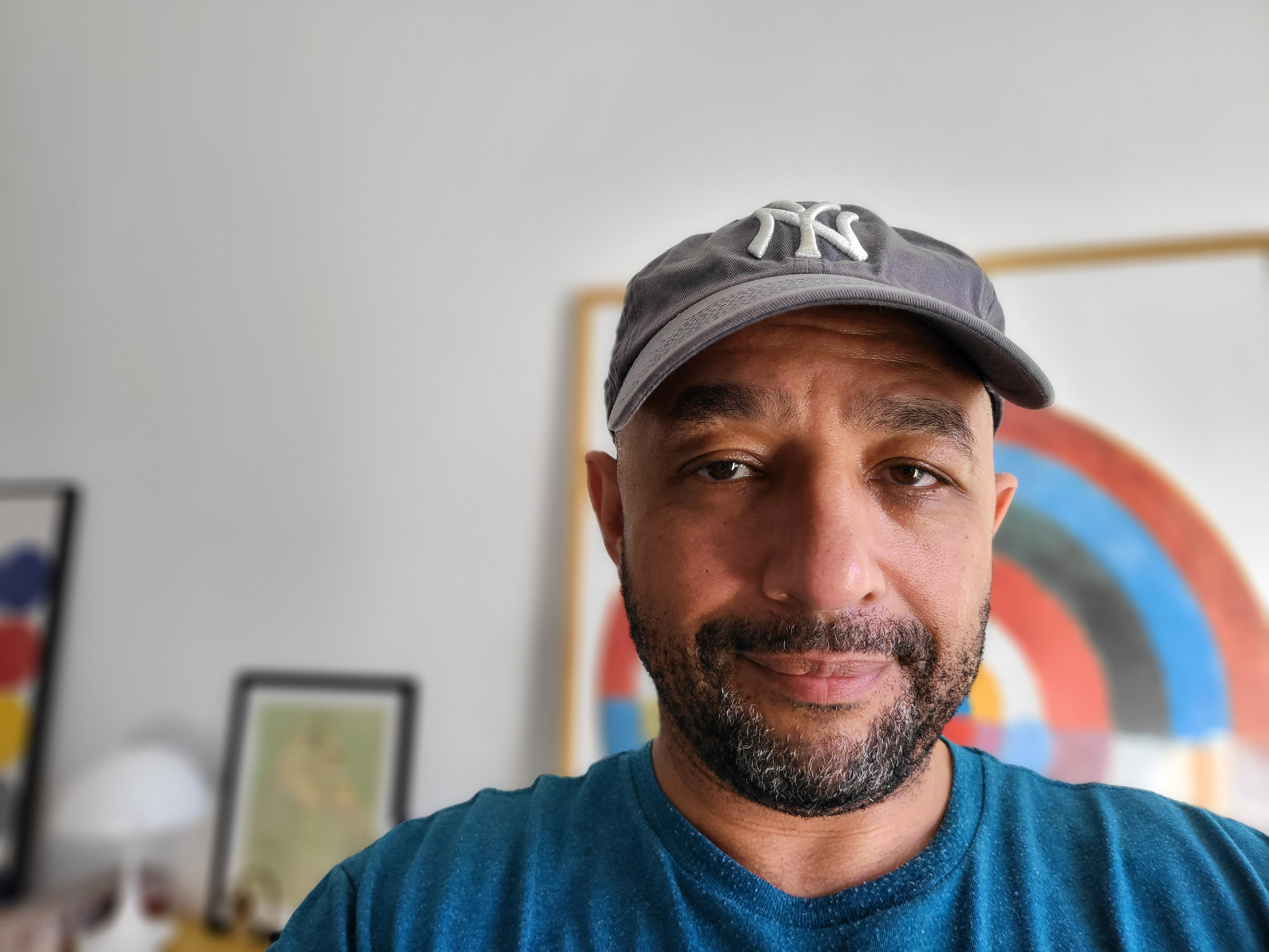 Galaxy Z Fold 3 selfie main cam
